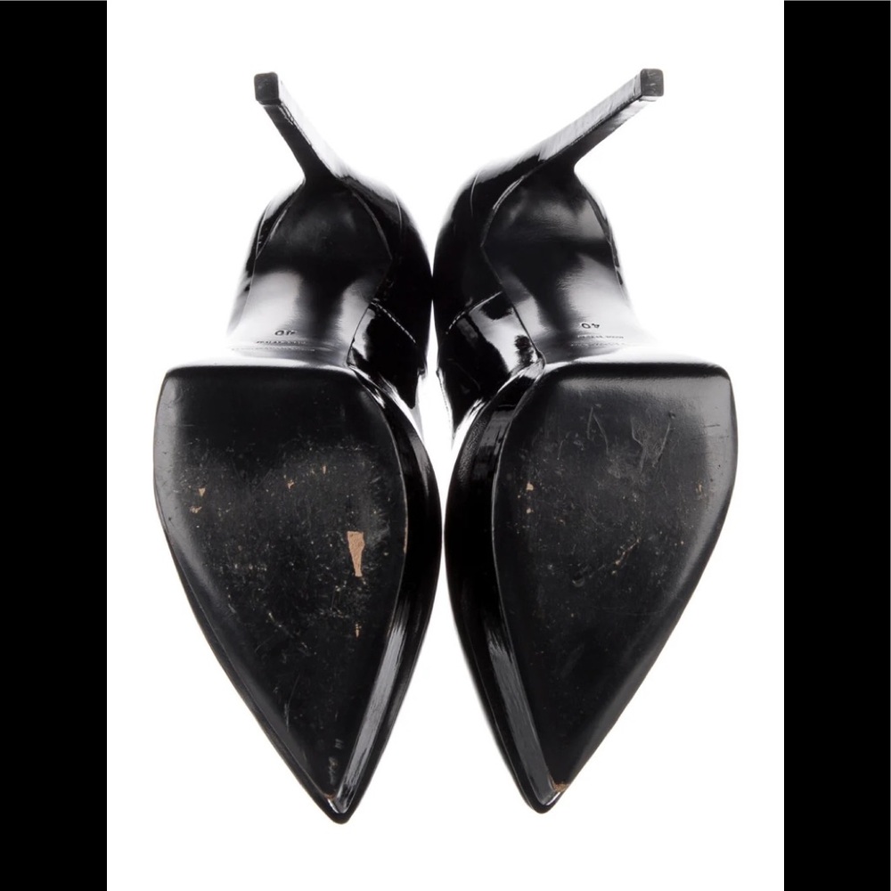 ♥️♥️ Saint Laurent Patent Leather Pumps
Black♥️♥️size 10 - Picture 6 of 7